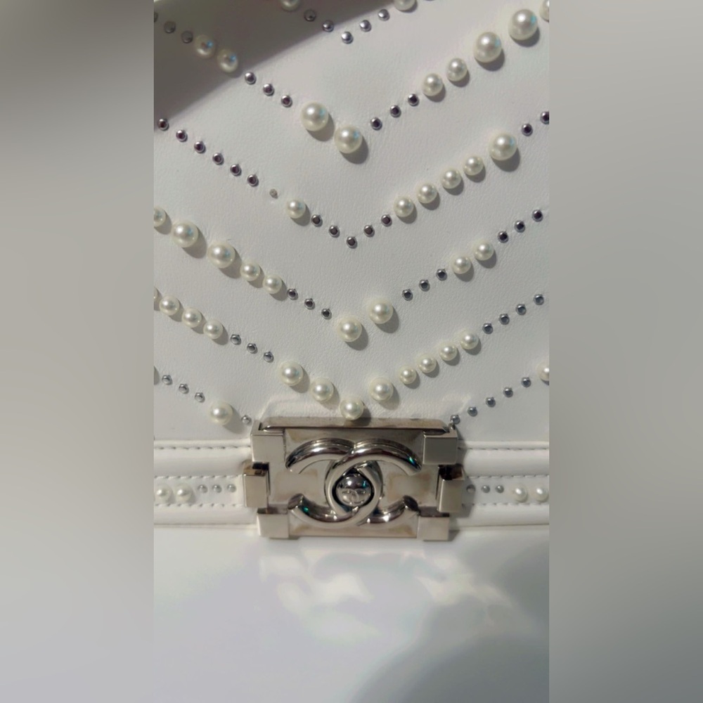 Chanel Boy Pearl medium bag! - Picture 6 of 9